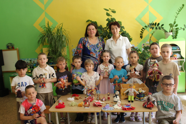 Национальные куклы народов России